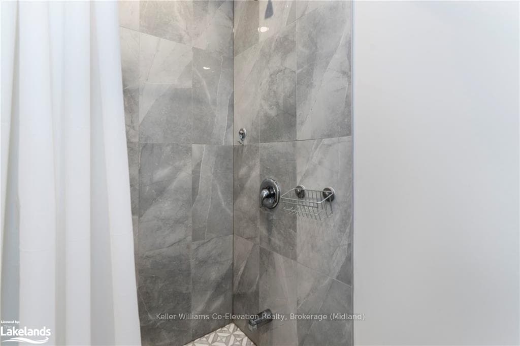 1694 TINY BEACHES Road photo 27