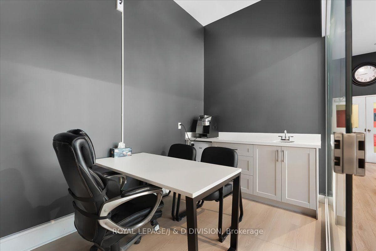 21 Overlea Boulevard Unit 1306 photo 31