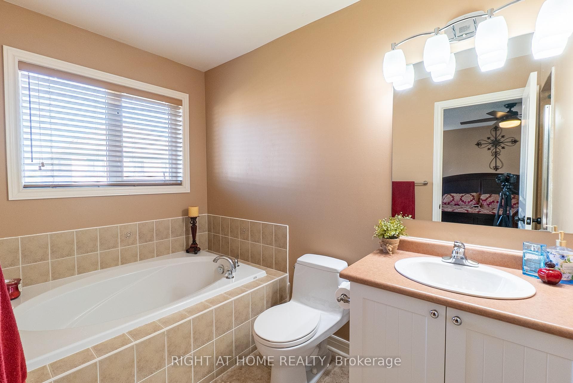Primary Bedroom Ensuite Bathroom