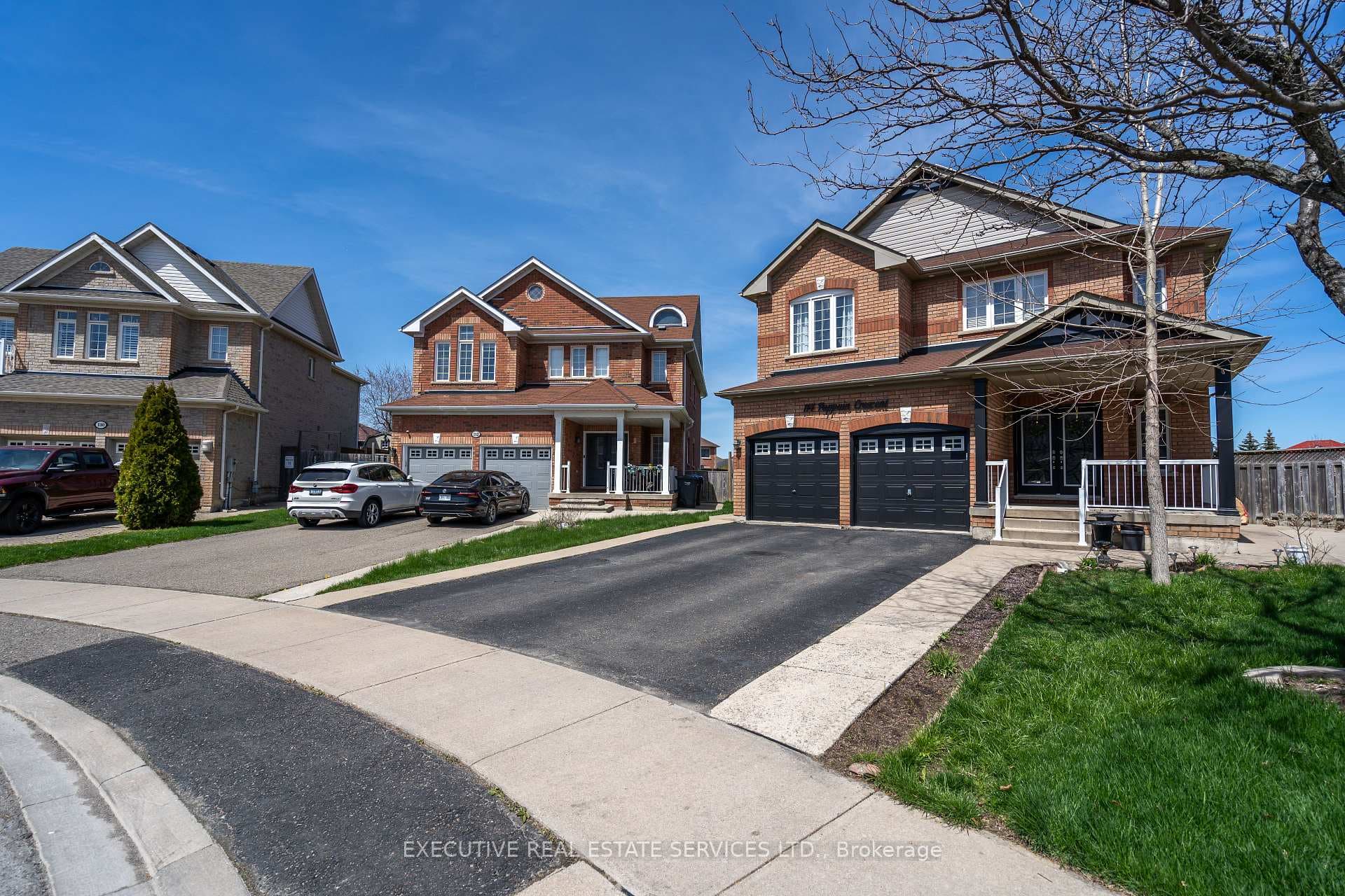 114 Pappain Crescent photo 2
