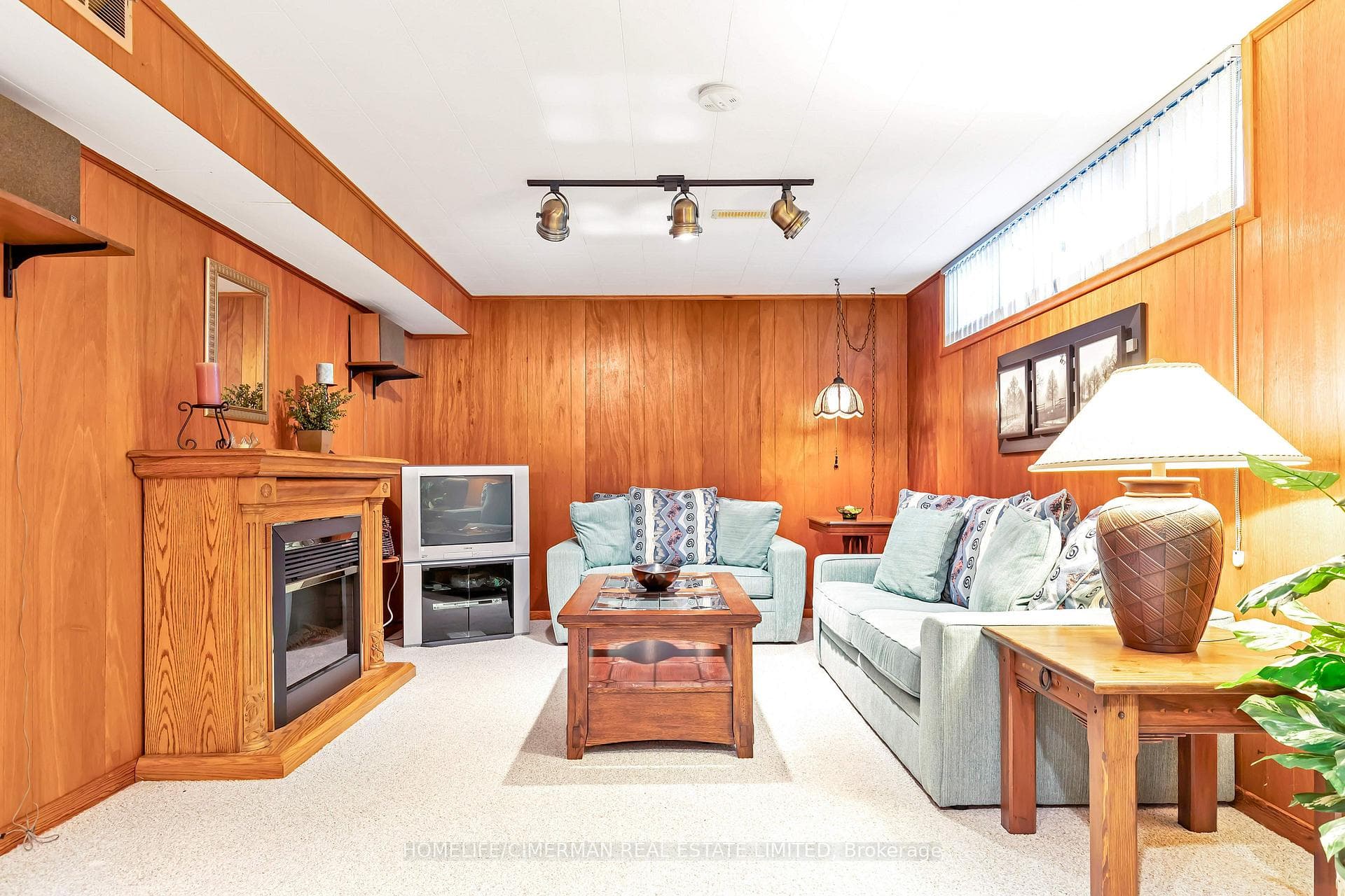 147 Fitzgibbon Avenue photo 24