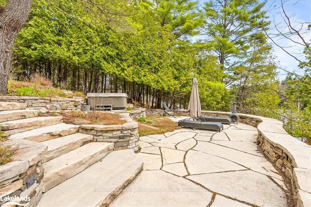 1040 COMMUNICATION Lane photo 30