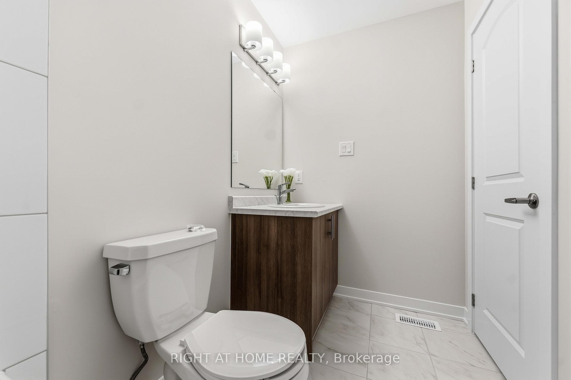 290 Les Emmerson Drive photo 19