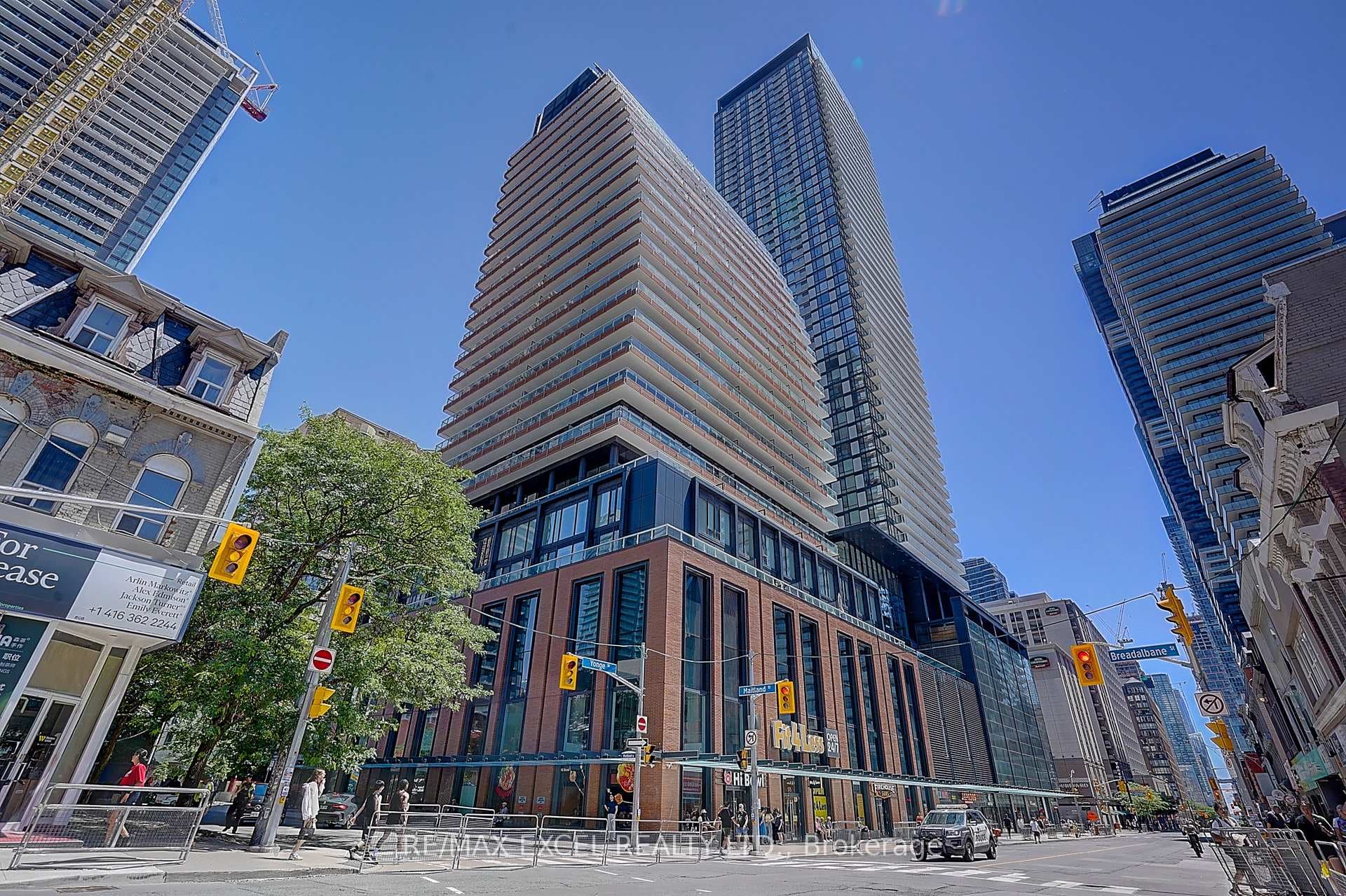 501 Yonge Street Unit 3509 photo 2