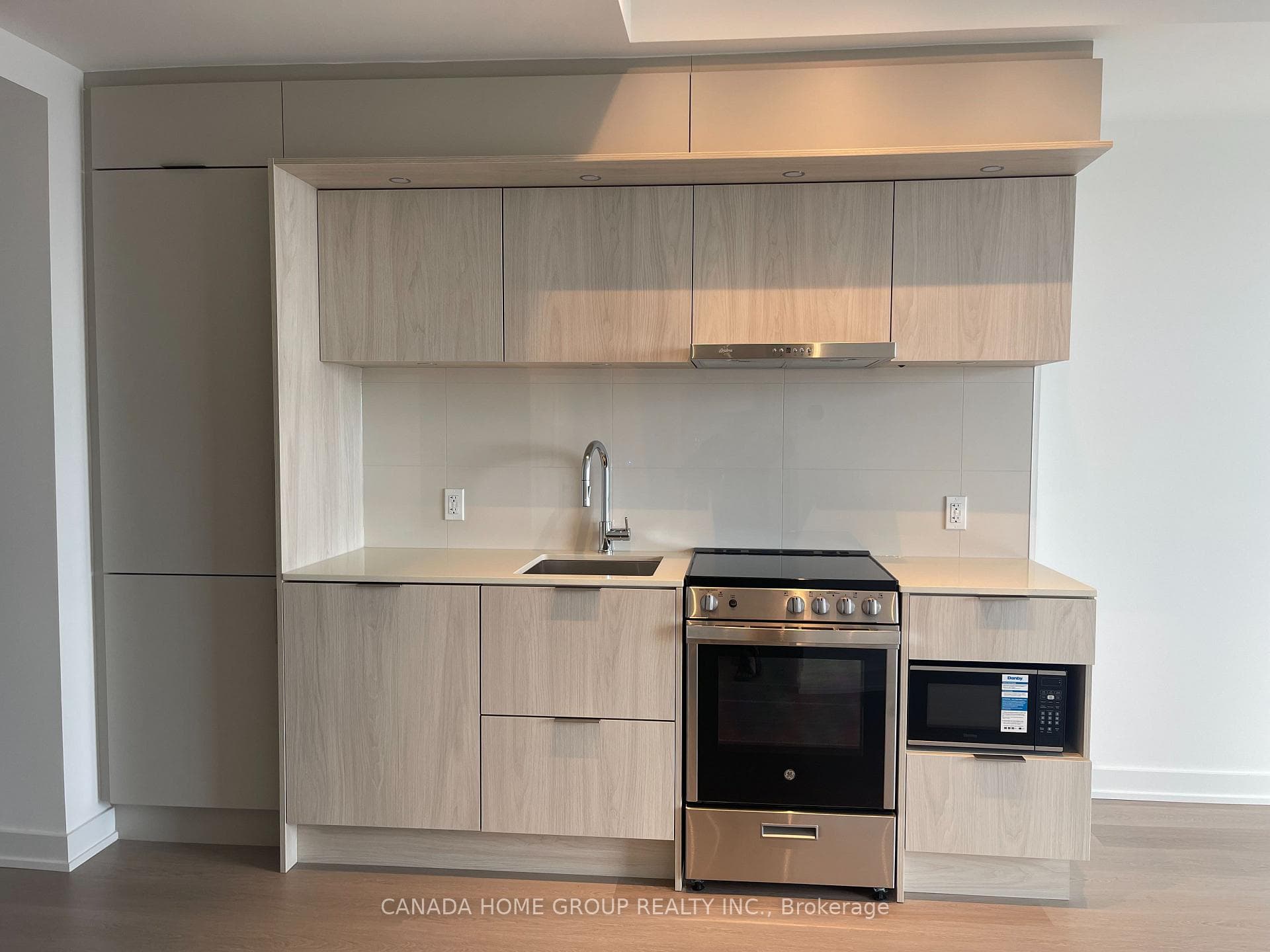 448 Burnhamthorpe Road Unit 4106 photo 7