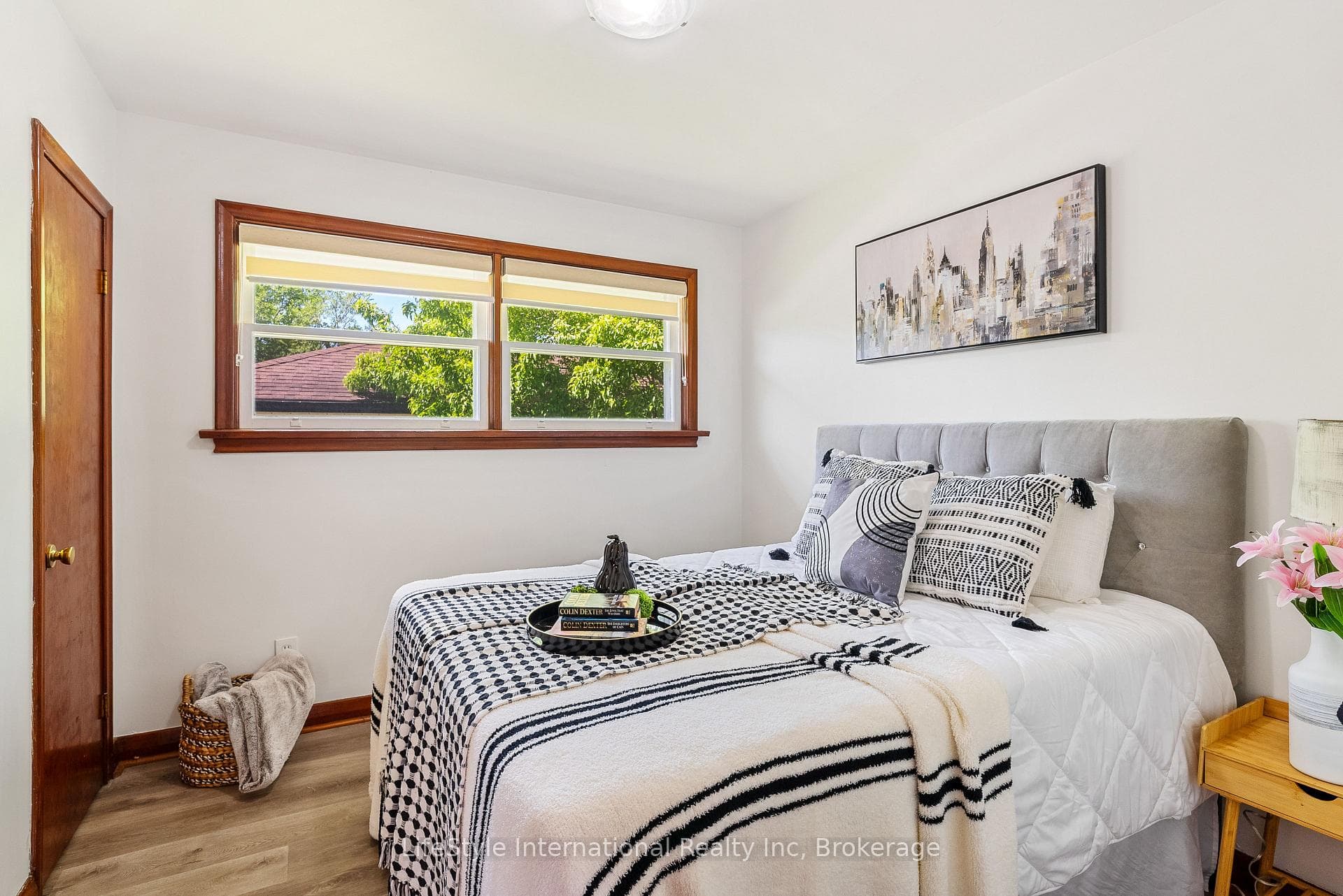 2 Westmount Road photo 16