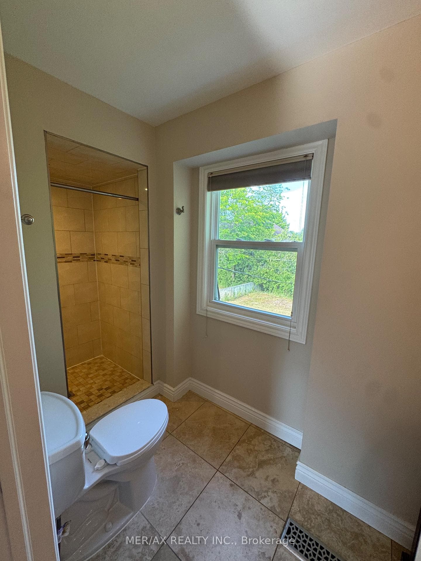 19 Valloncliffe Road photo 20