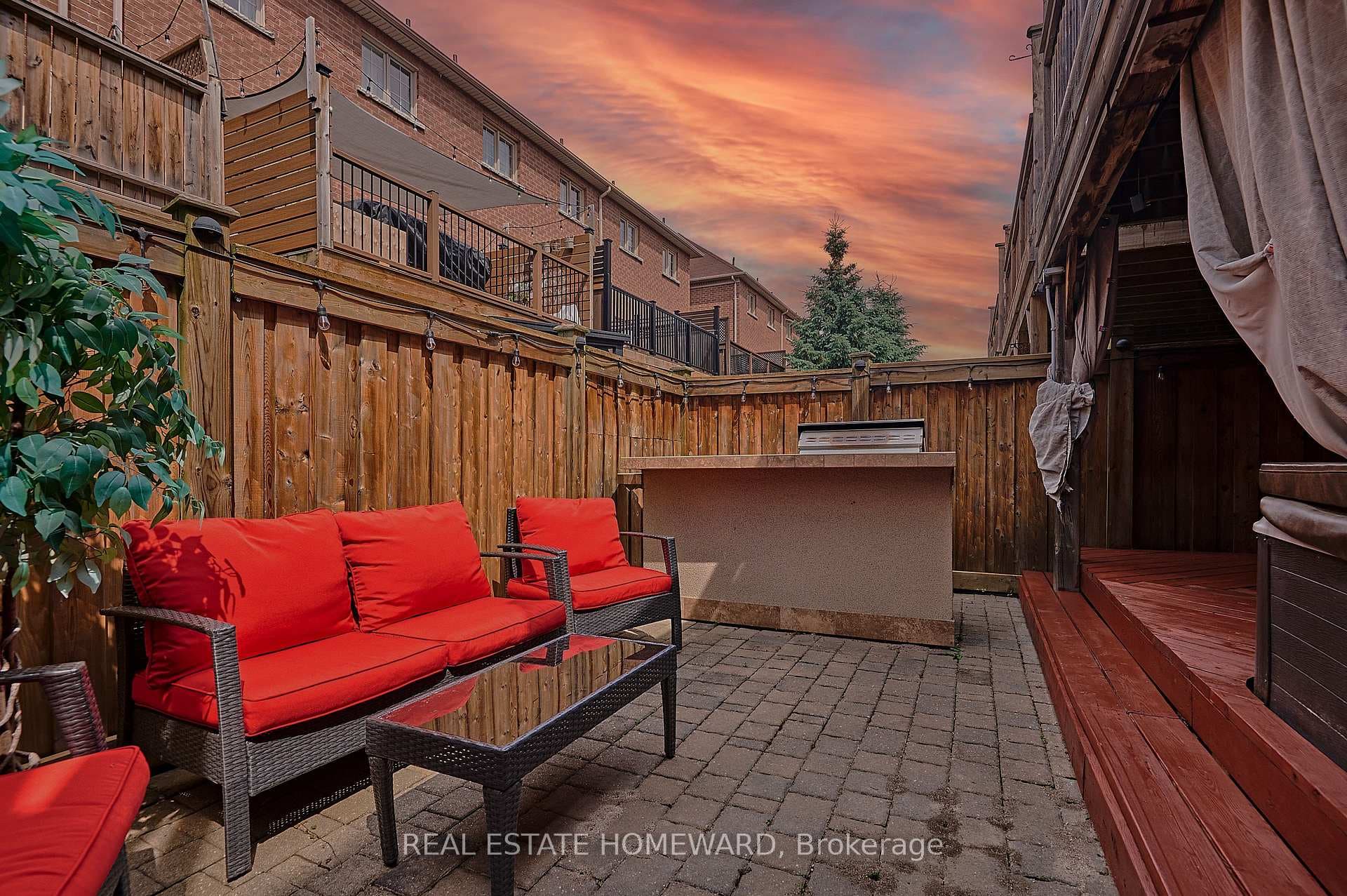 4 Isaac Devins Avenue photo 35