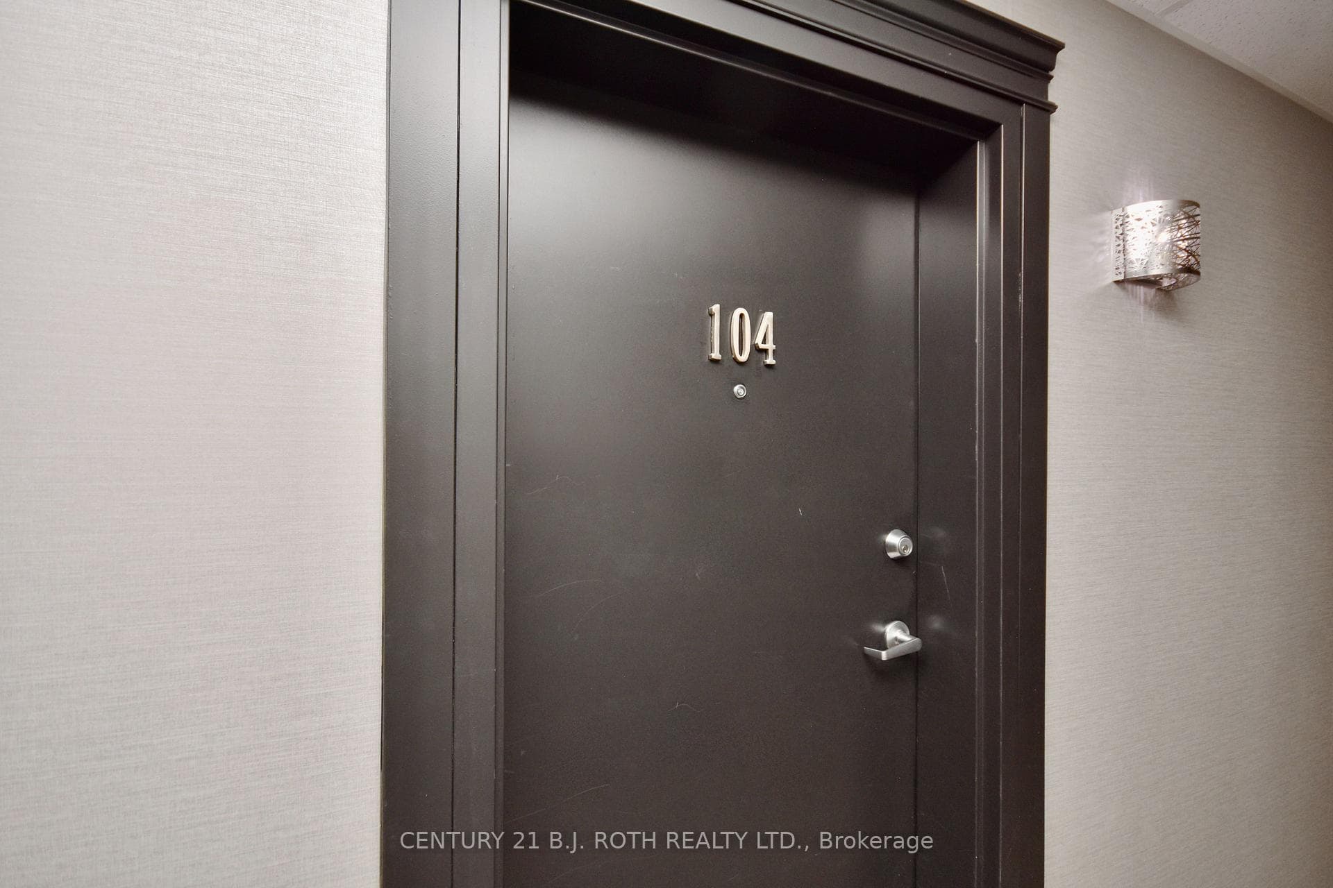 43 Ferndale Drive Unit 104 photo 2