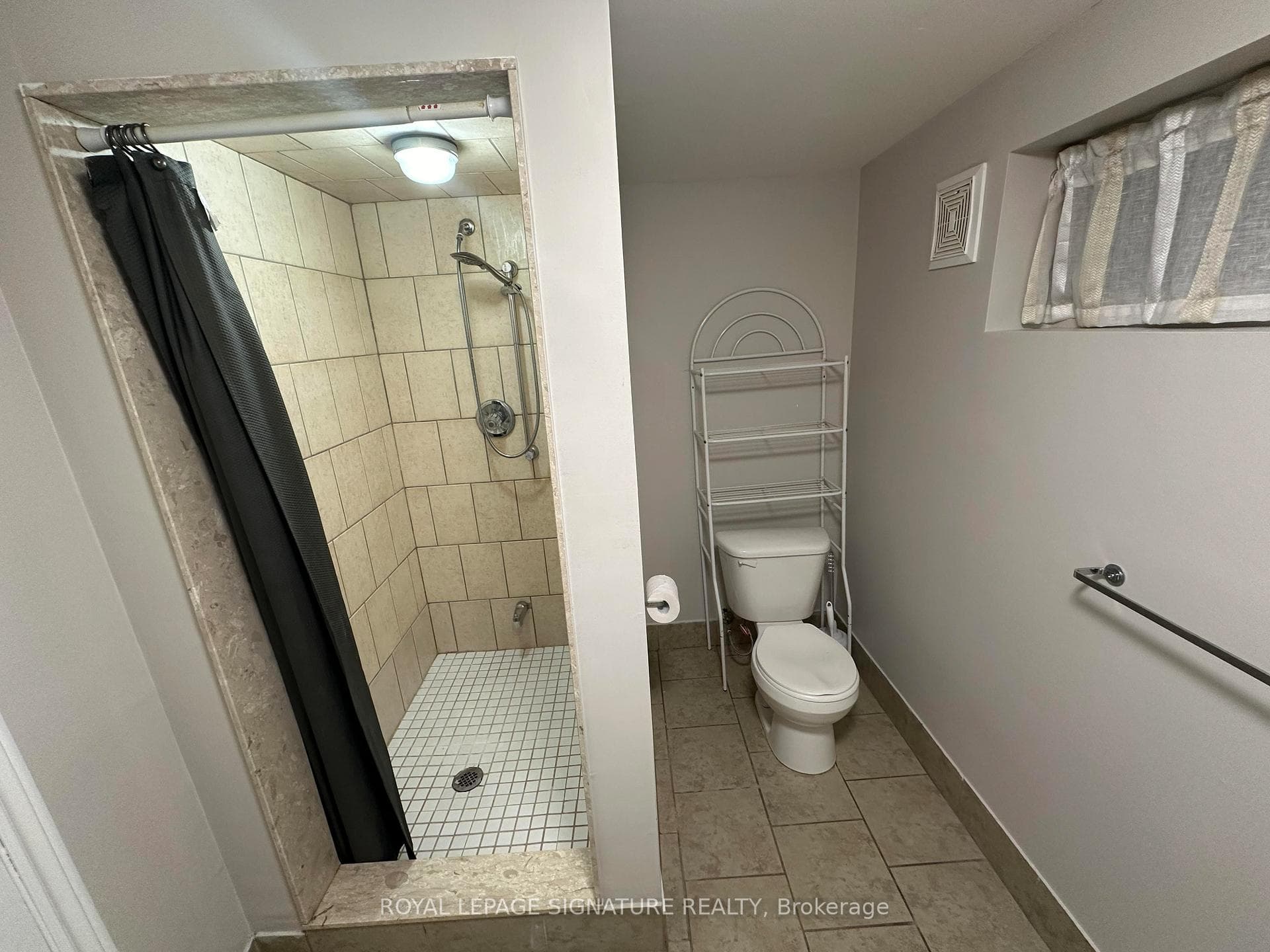 48 Tweedrock Crescent Unit BSMT photo 15