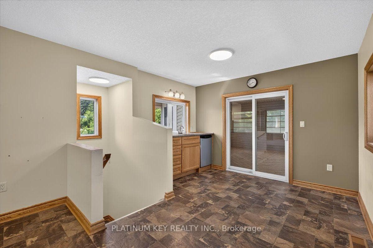 282 Beattie Street photo 22
