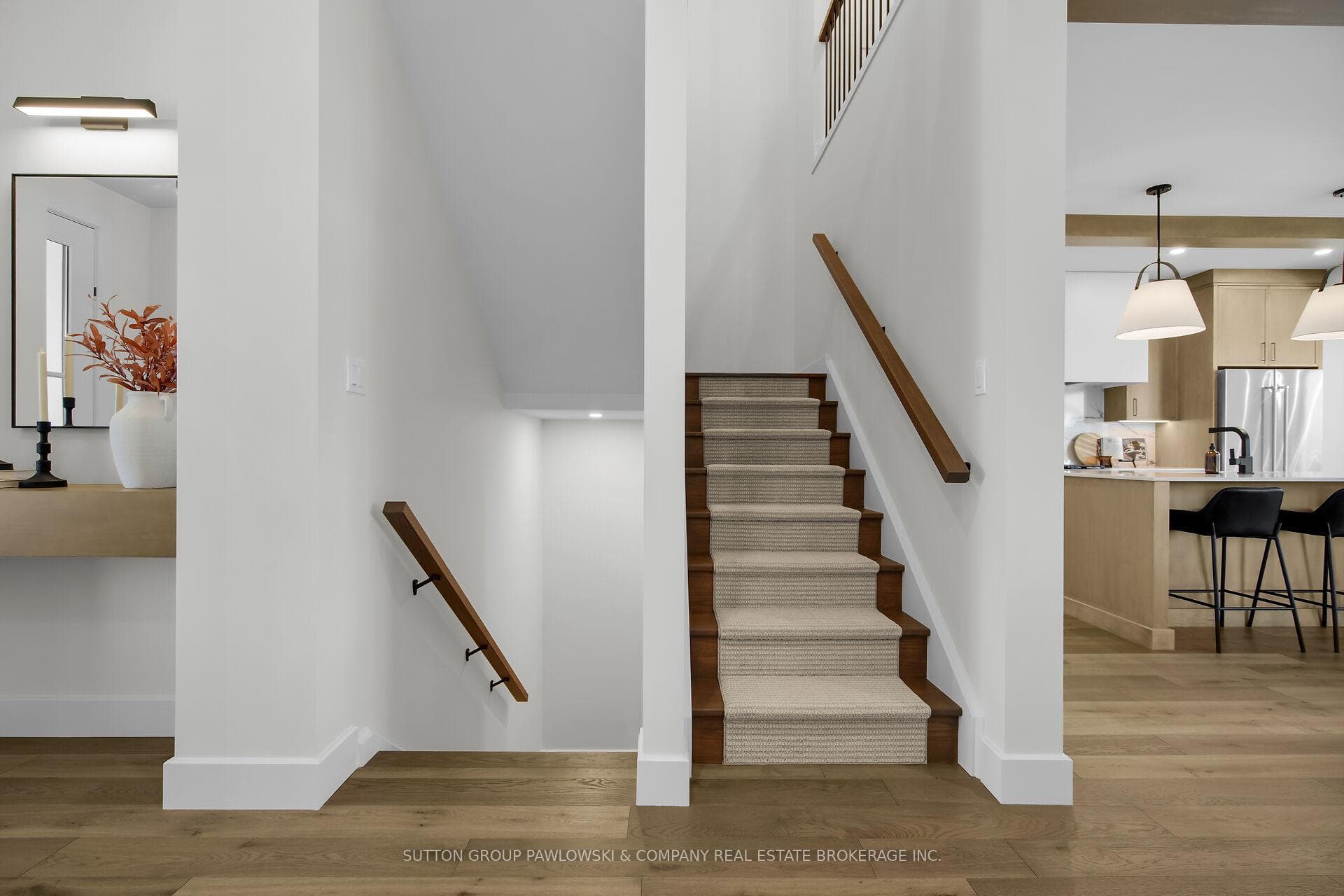 Photos of similar model for reference only
