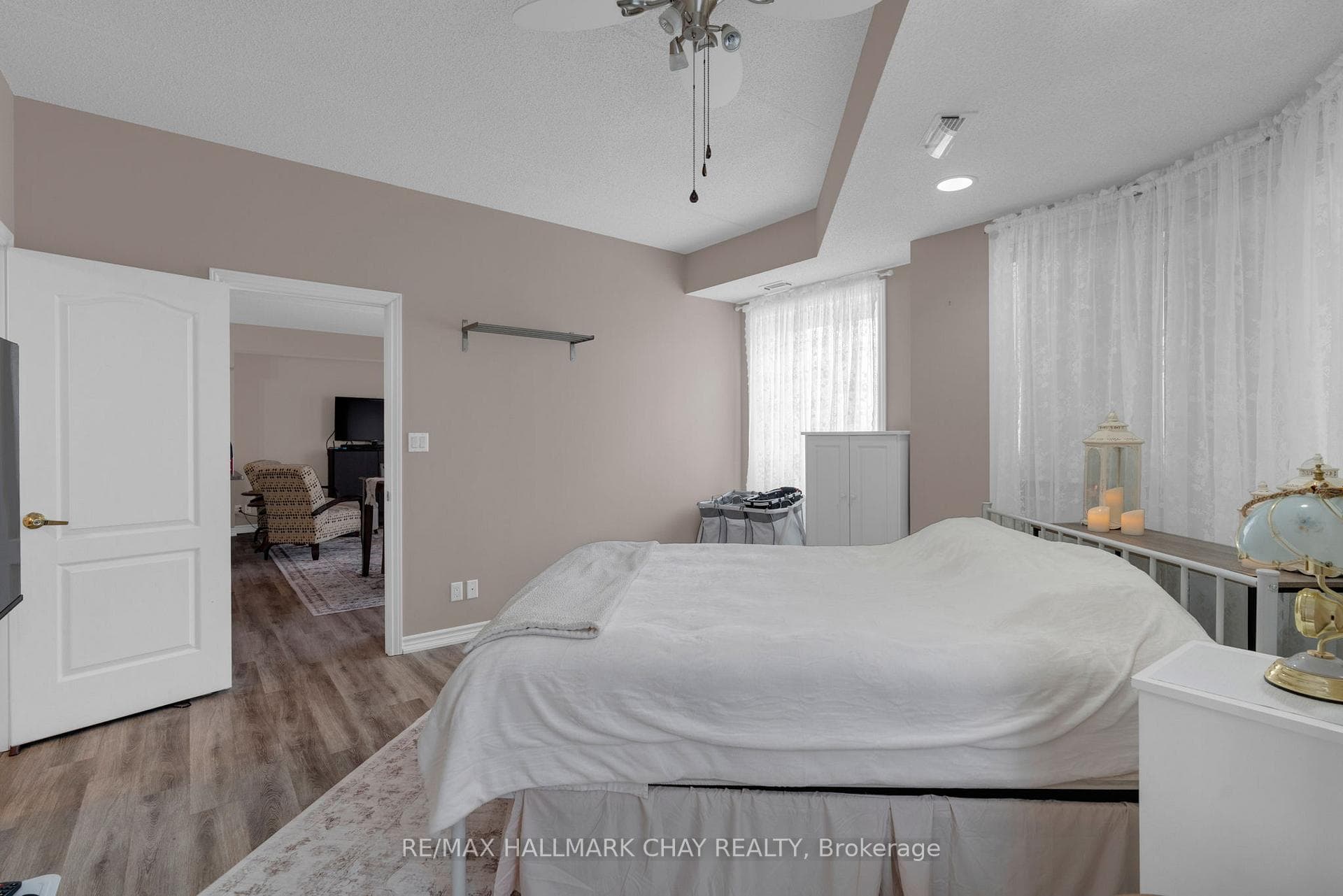 486 Laclie Street Unit 109 photo 11