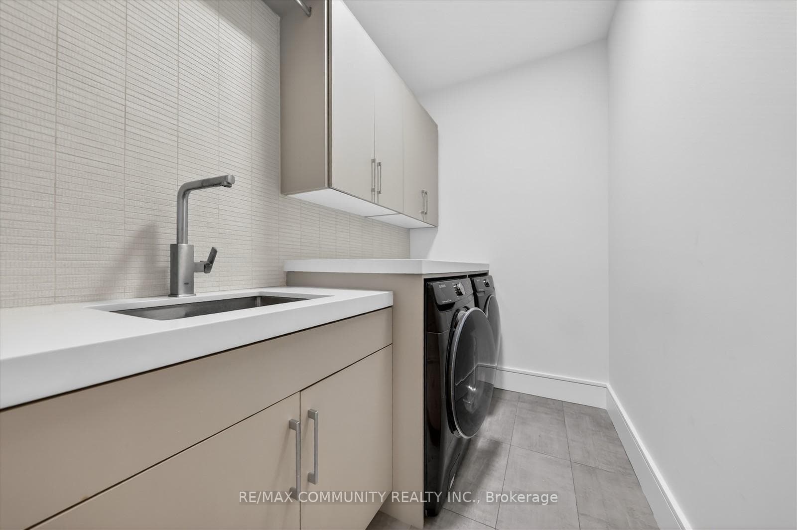 6268 Kingston Road photo 24