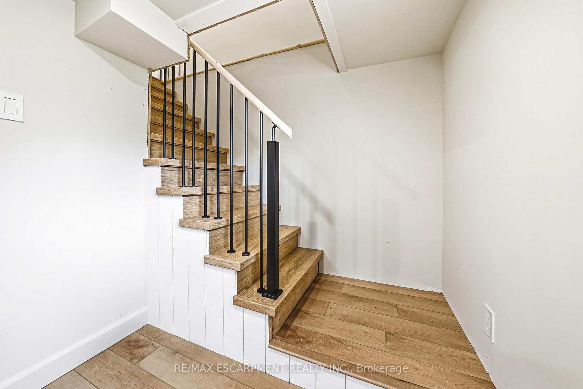 546 Mohawk Road photo 16