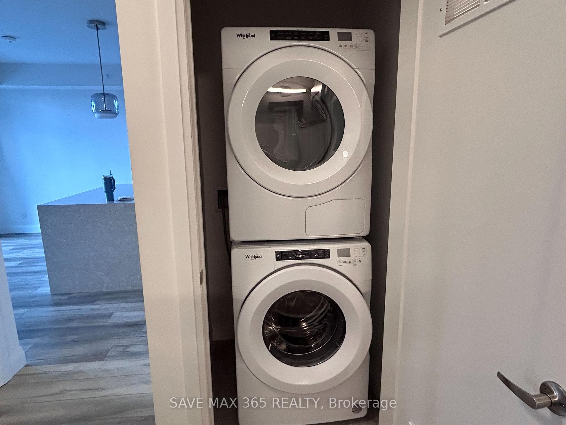 500 Brock Avenue Unit 809 photo 13