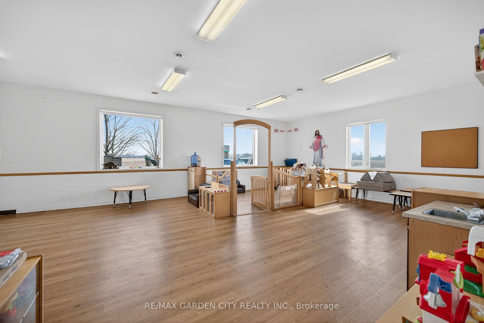 1140 Bay Street photo 24