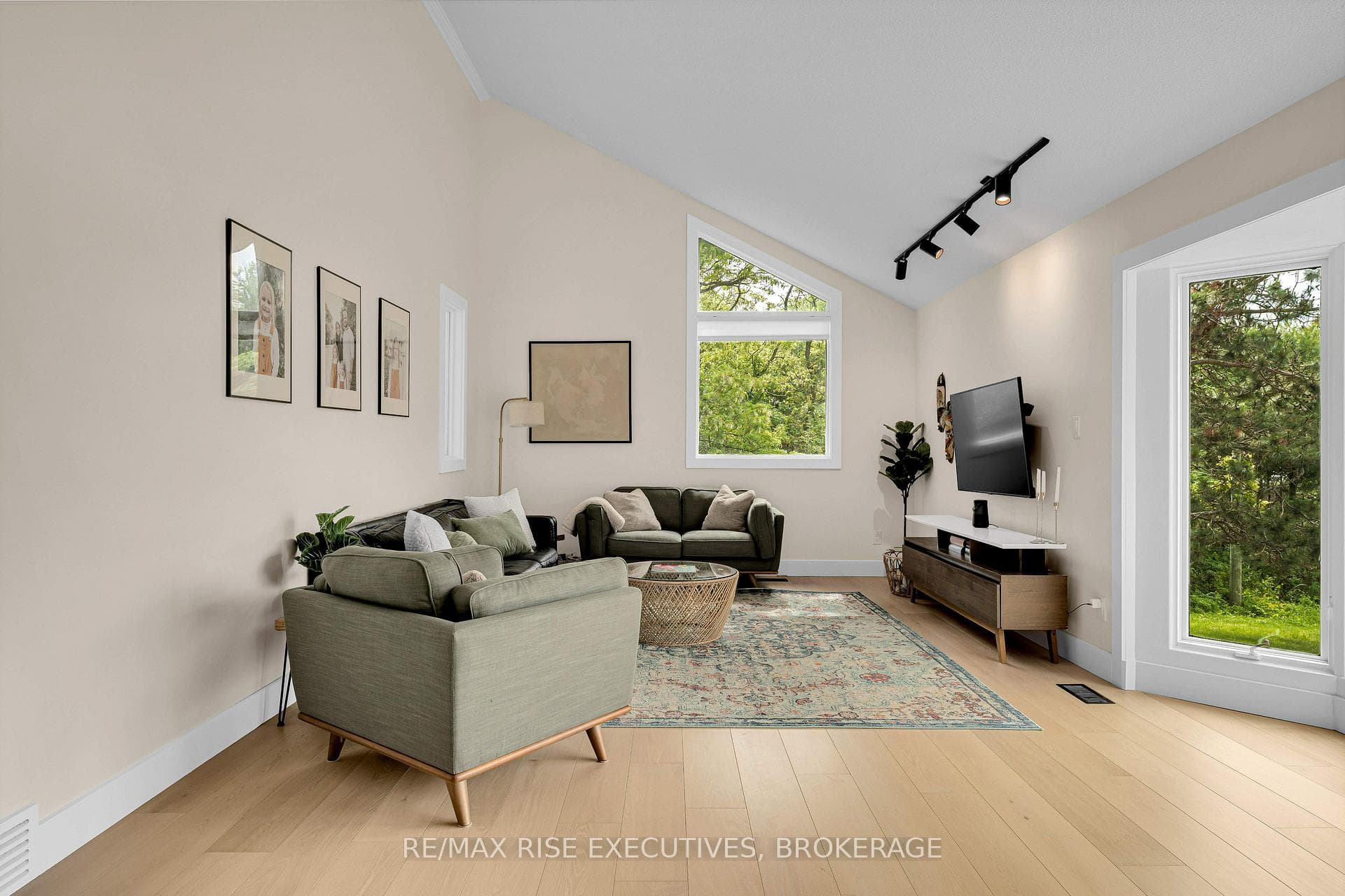 1520 Shore Road photo 12
