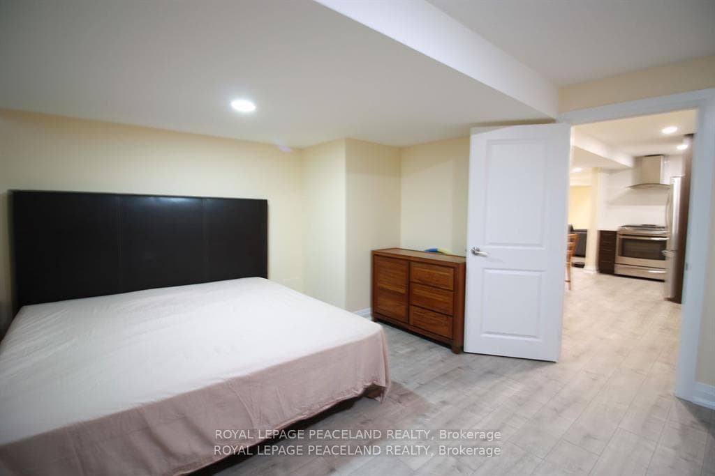 1855 Pilgrims Way photo 4