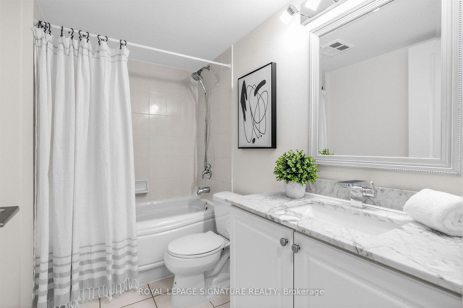 4978 Yonge Street Unit 3302 photo 16