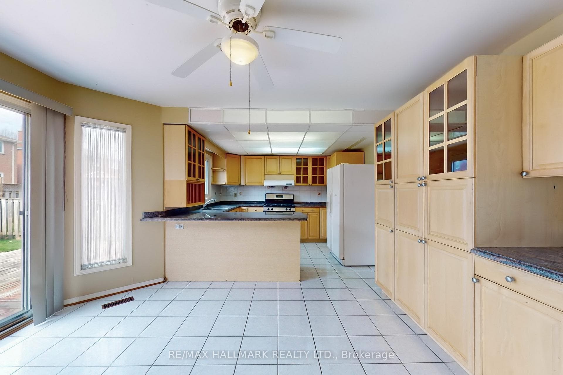 Floor-to-Ceiling cabinets