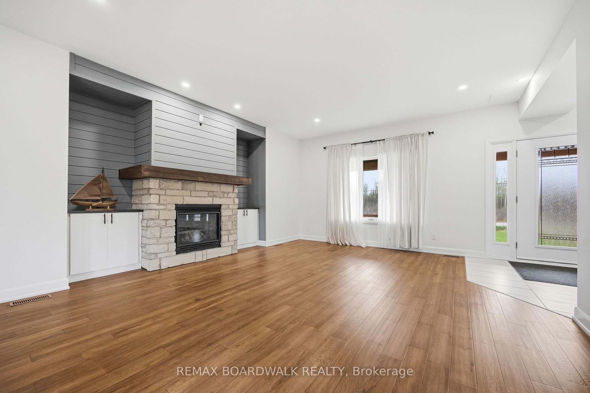447 Churchill Road photo 5