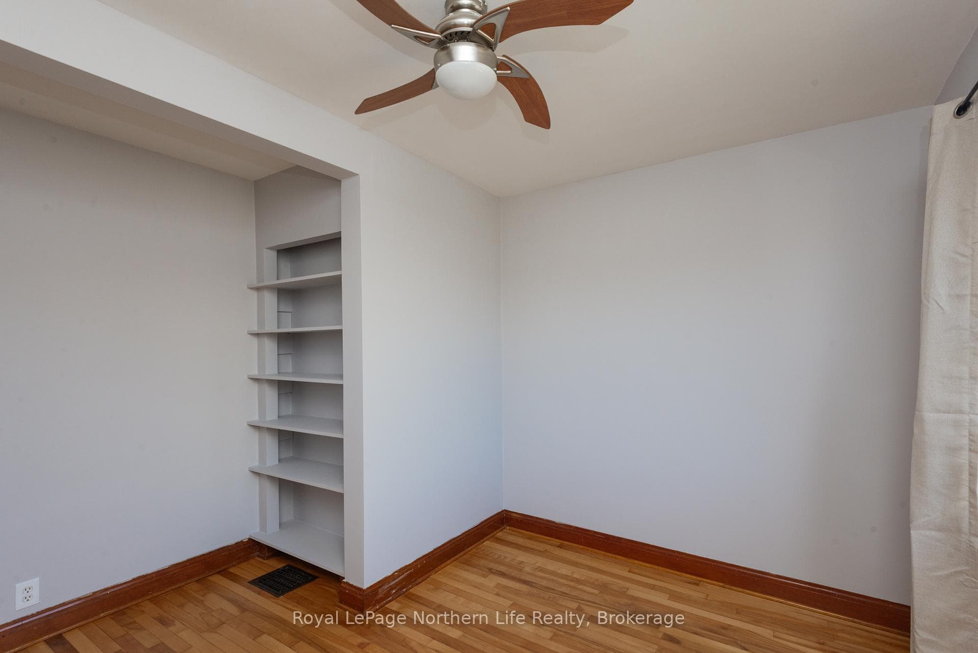 1093 Regina Street photo 25