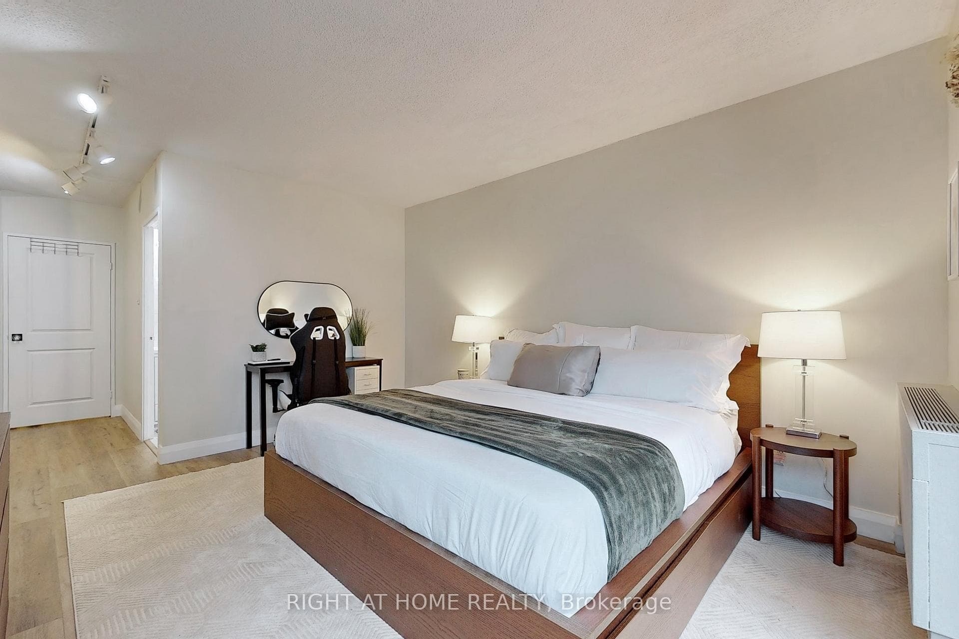 33 Harbour Square Unit 1610 photo 20