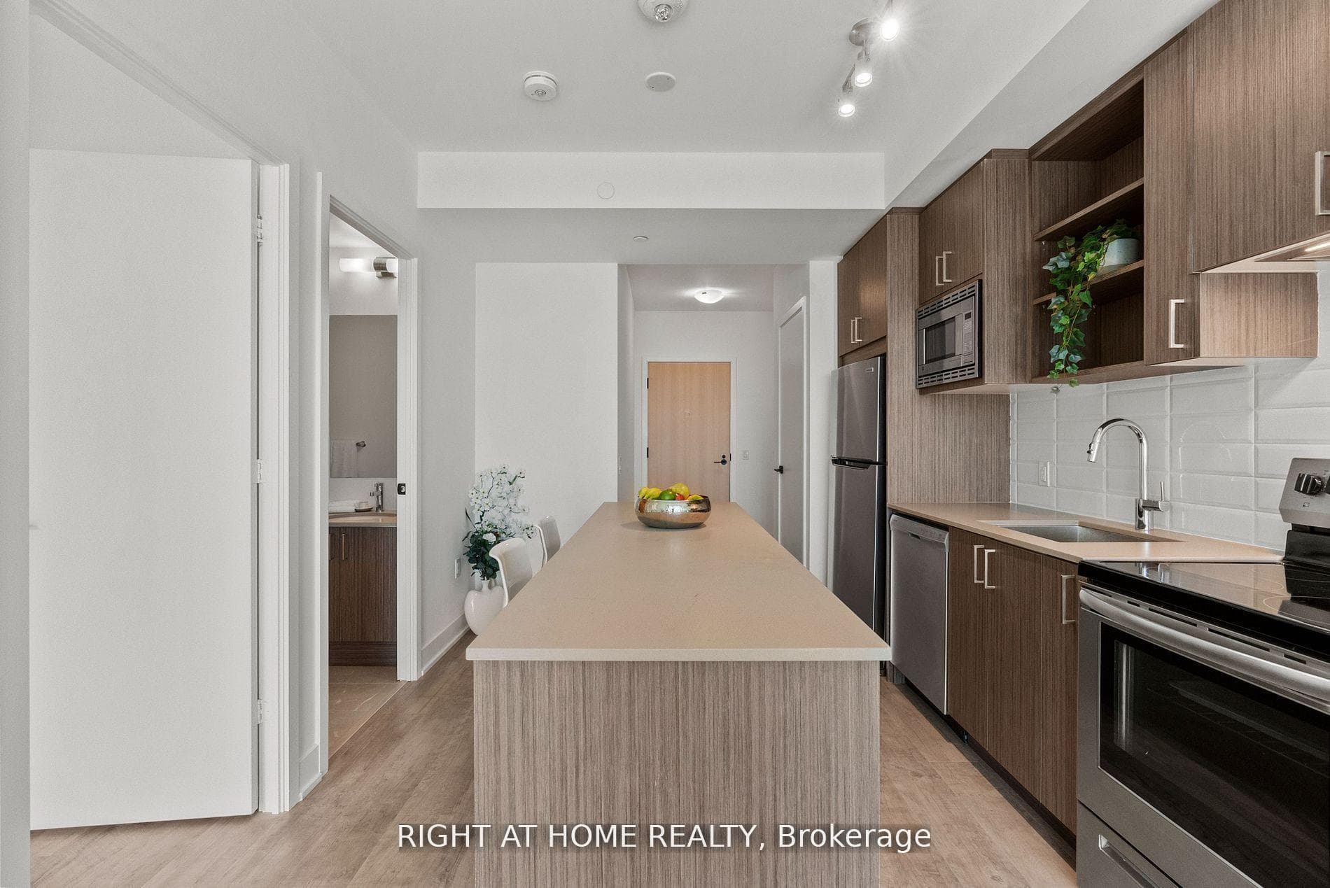 60 George Butchart Drive Unit 509 photo 8