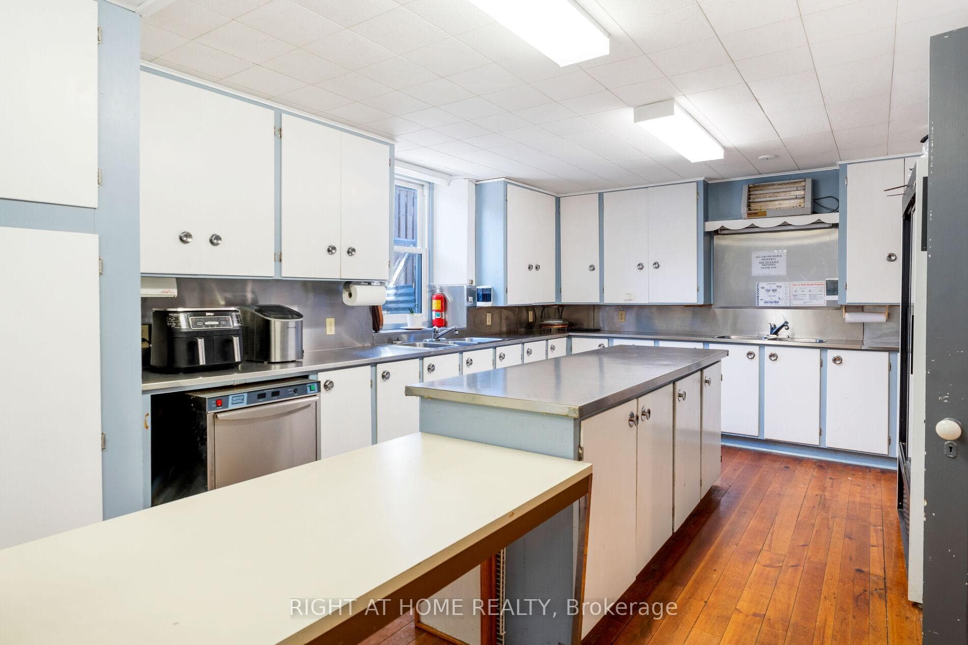 19 Albert Street photo 34