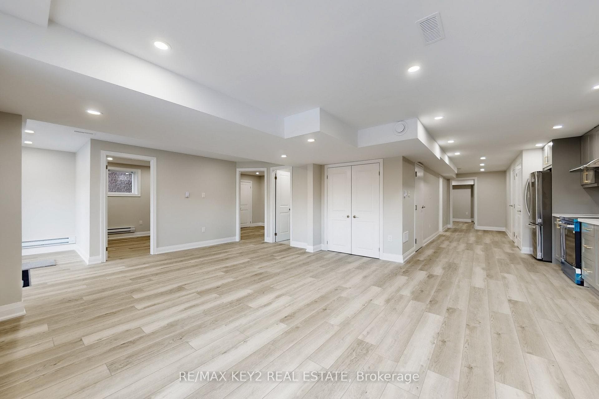 1476 Mockingbird Square Unit Bsmt photo 3