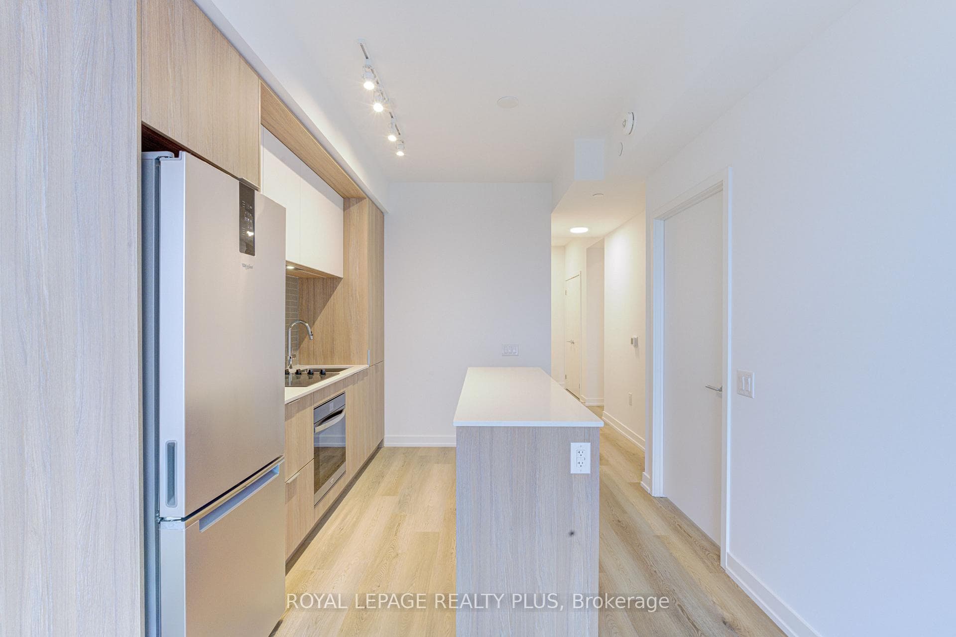 395 square one Drive Unit 3202 photo 18