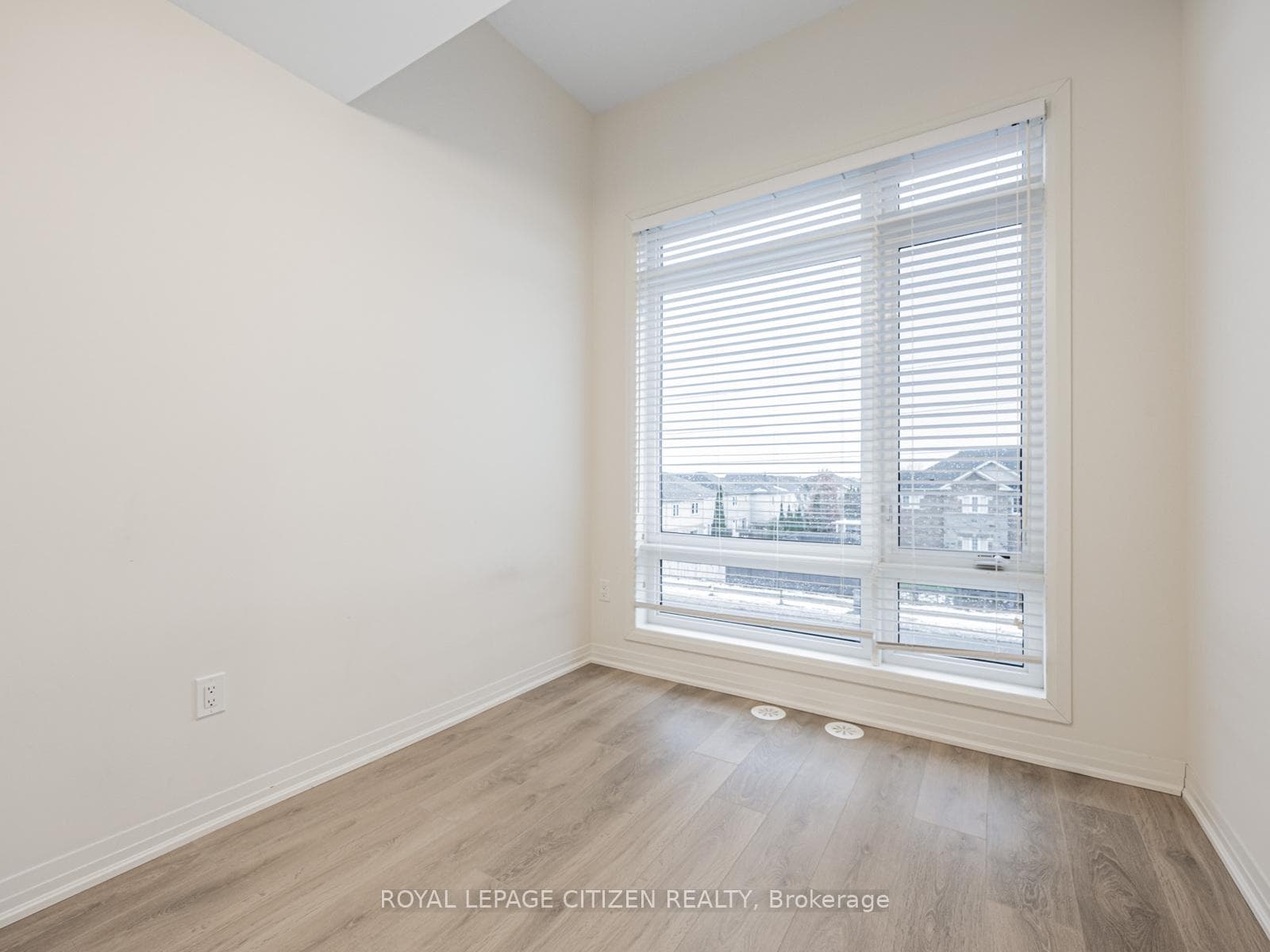 32 Emmas Way photo 18
