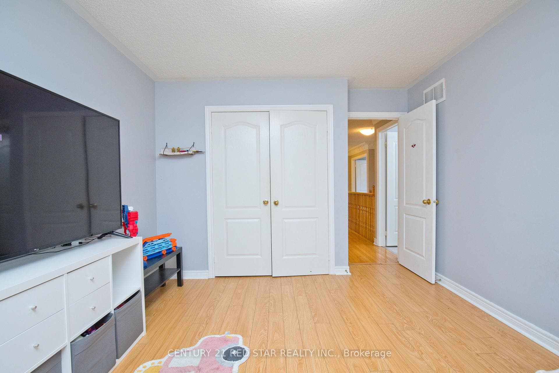 3 Okanagan Drive photo 34