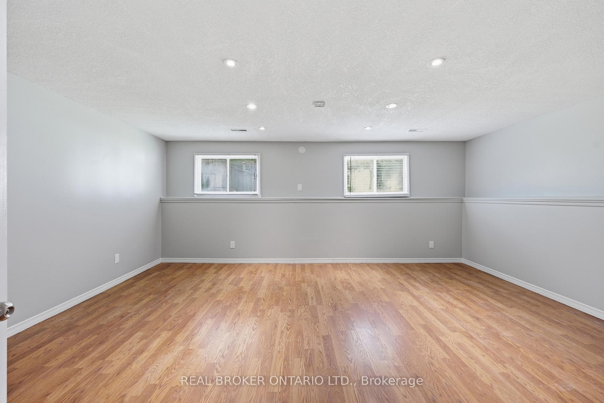 42 Terrace Avenue photo 26