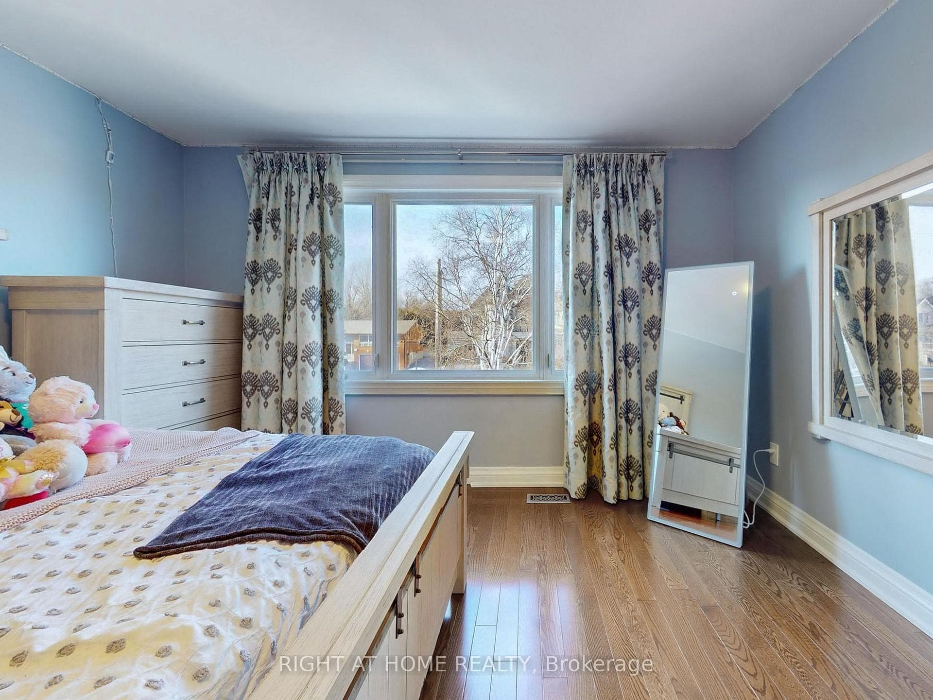 131 Pemberton Road photo 16