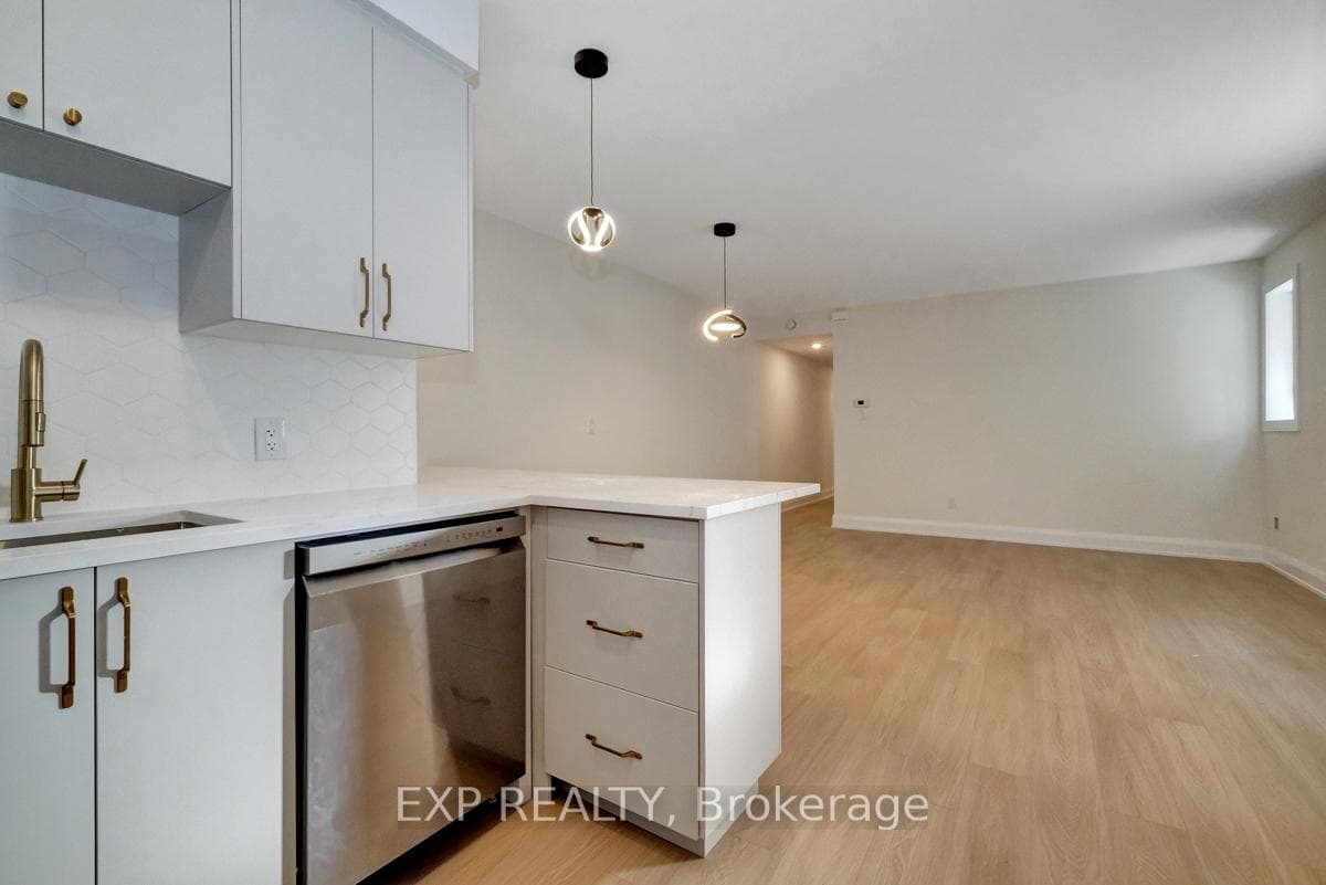 533 BROADHEAD Avenue Unit B photo 9