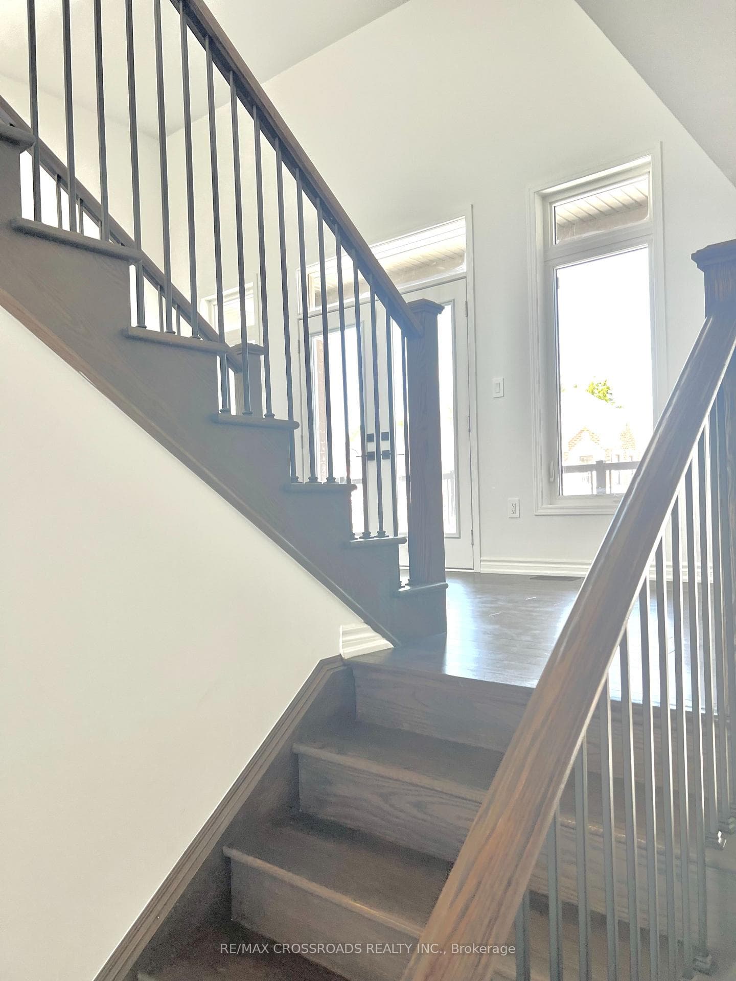 1421 Mockingbird Square photo 9