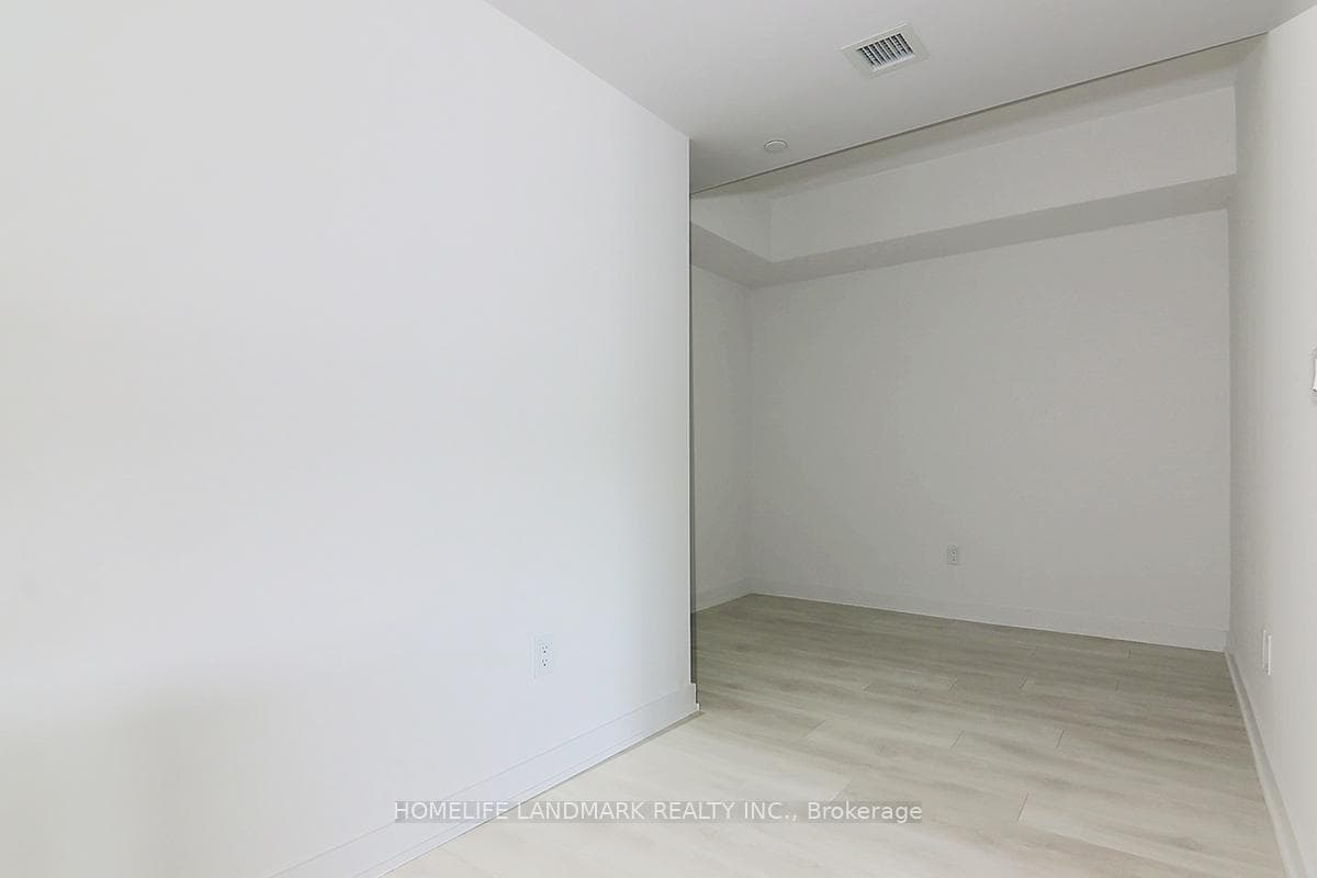 8 Tippett Road Unit 416 photo 13