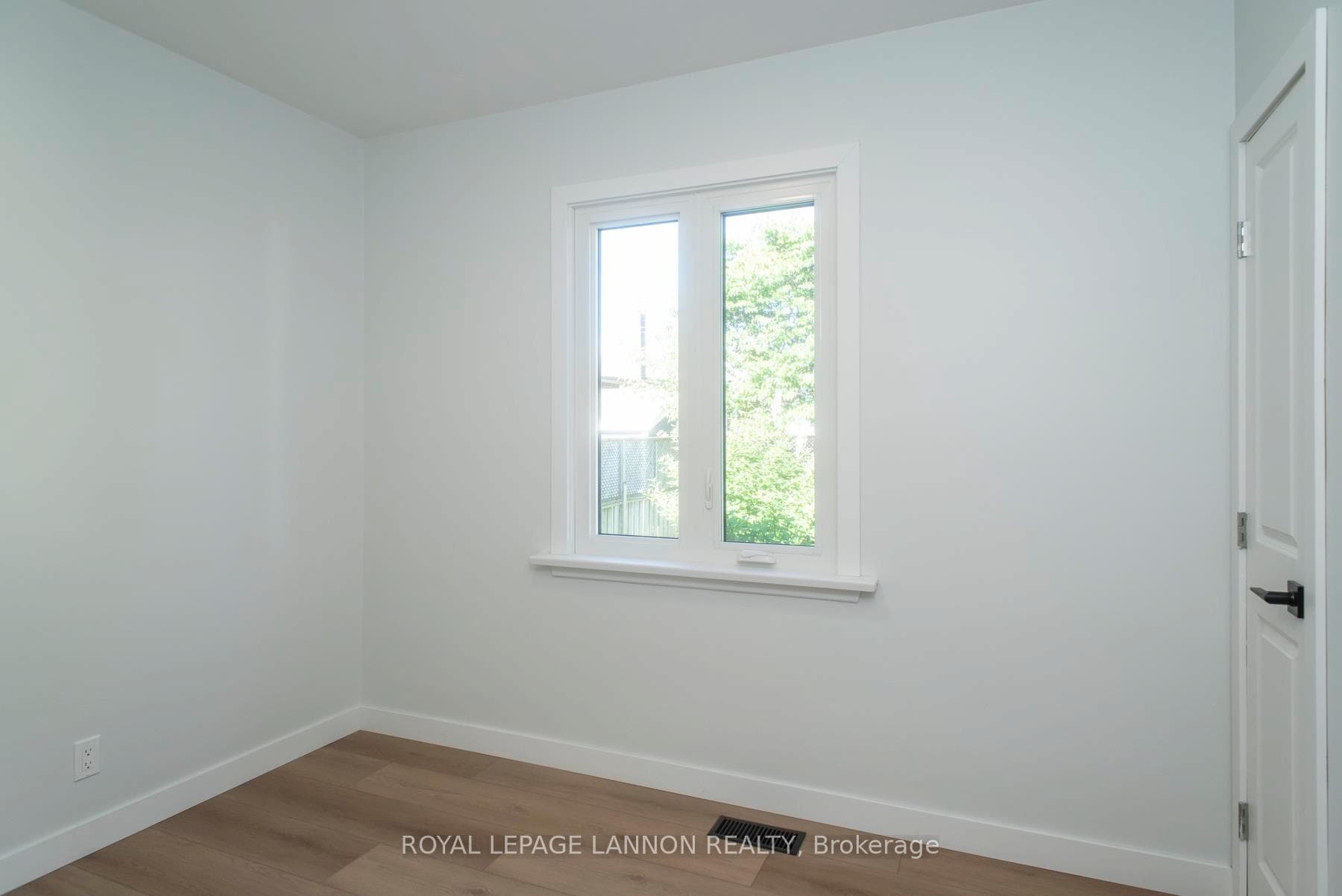 633 Hyde Park Avenue photo 14