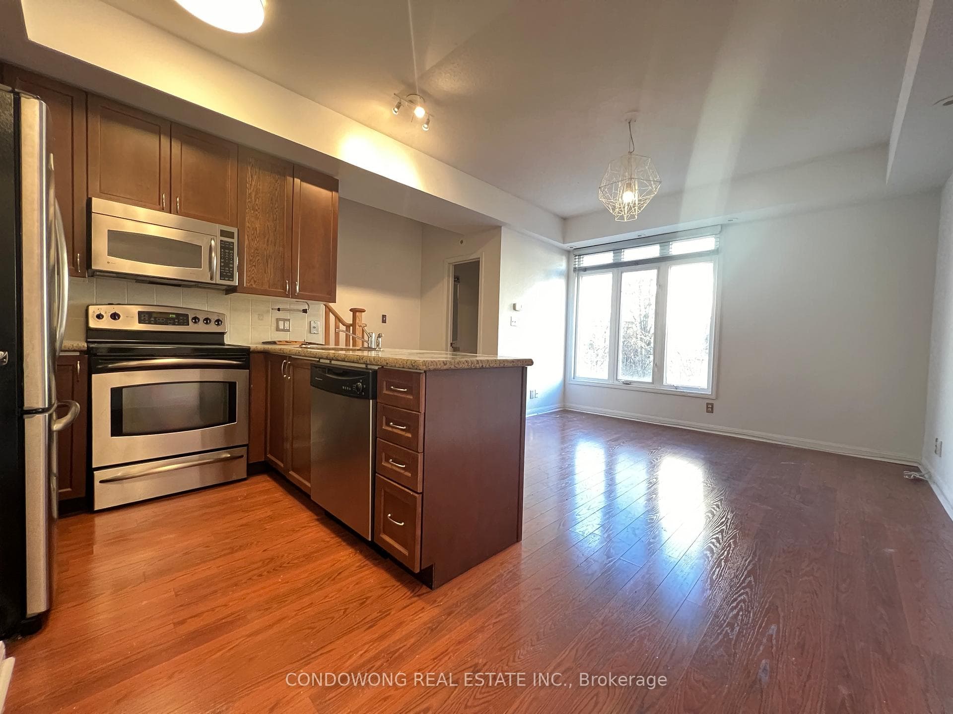80 Carr Street Unit TH5 photo 1