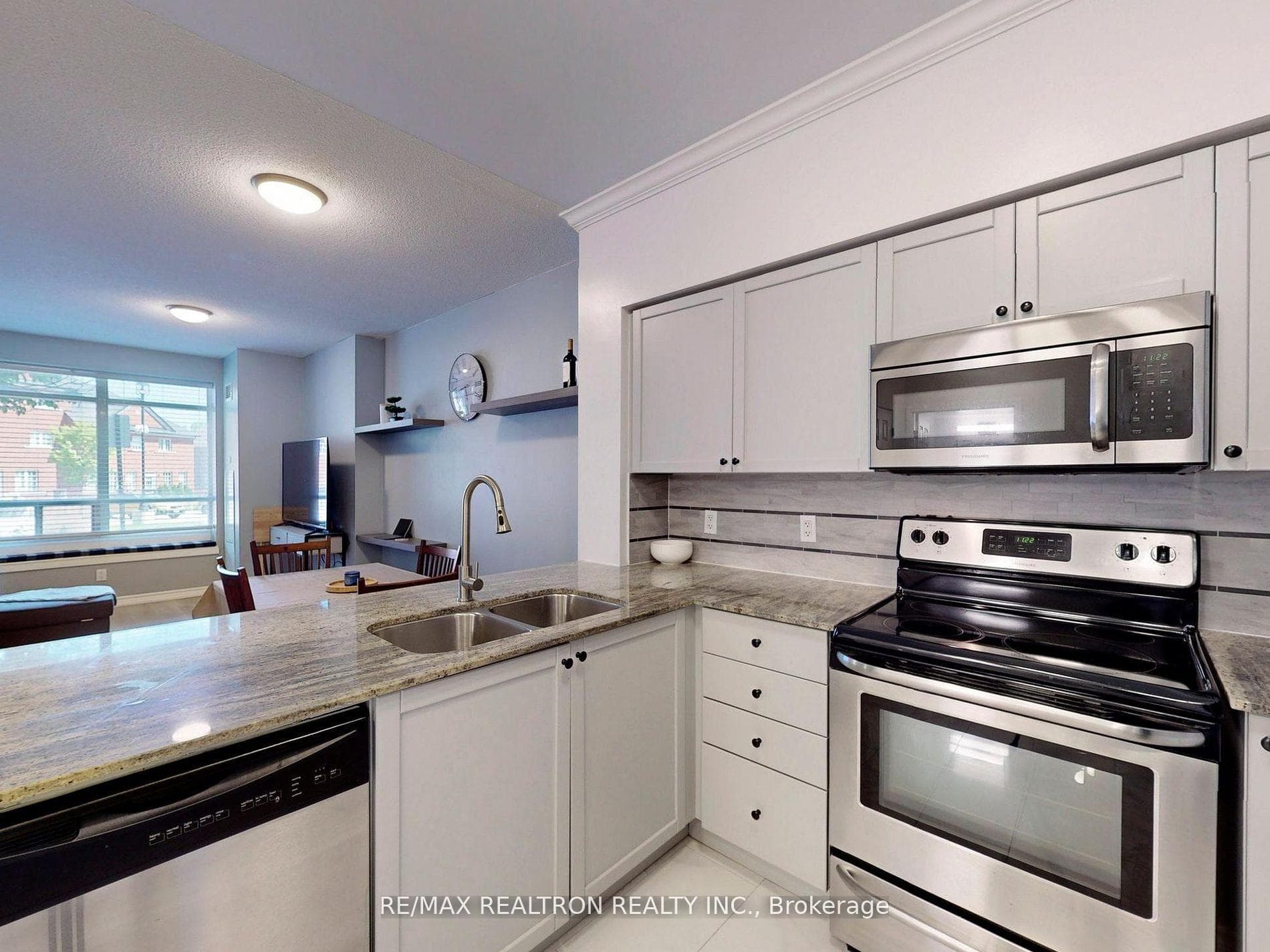 75 King William Crescent Unit 102 photo 6