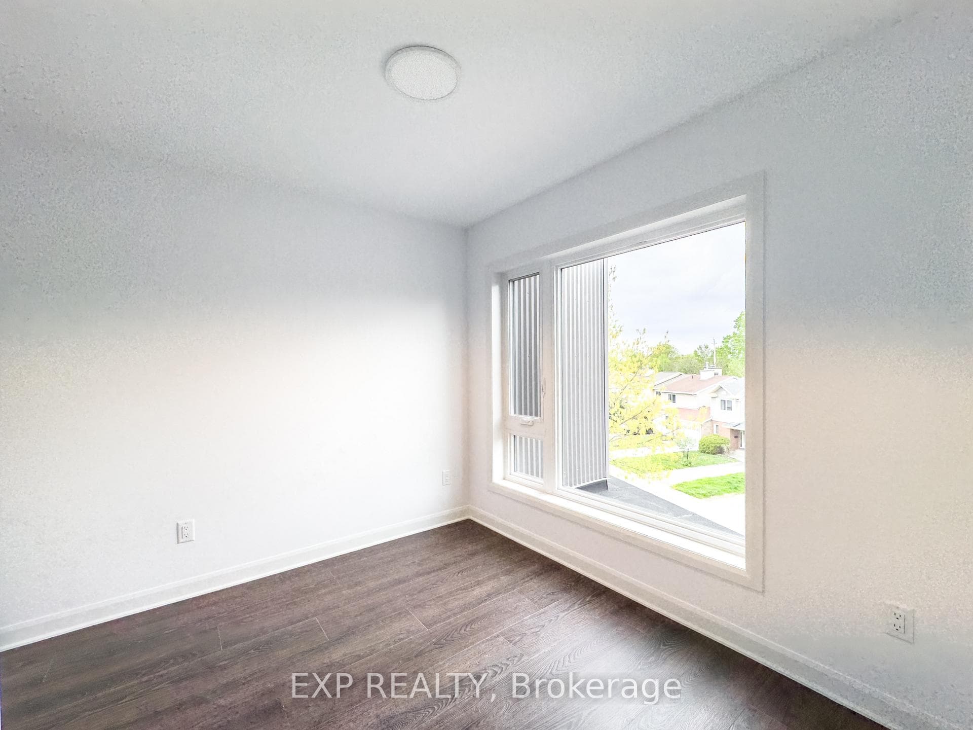 25 Fair Oaks Crescent Unit C photo 15