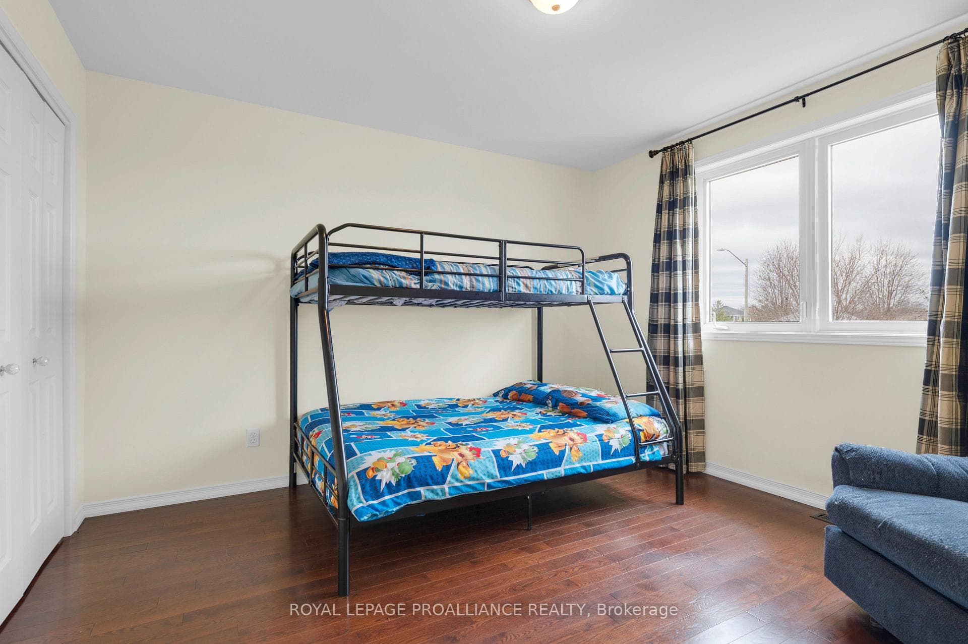 91 Hickory Grove photo 31