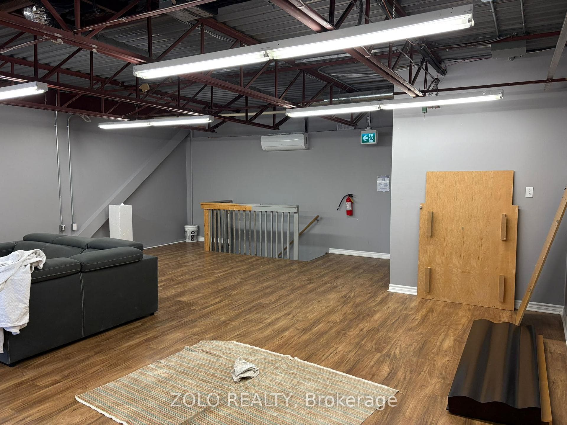 5509 Canotek Road Unit 7 photo 3
