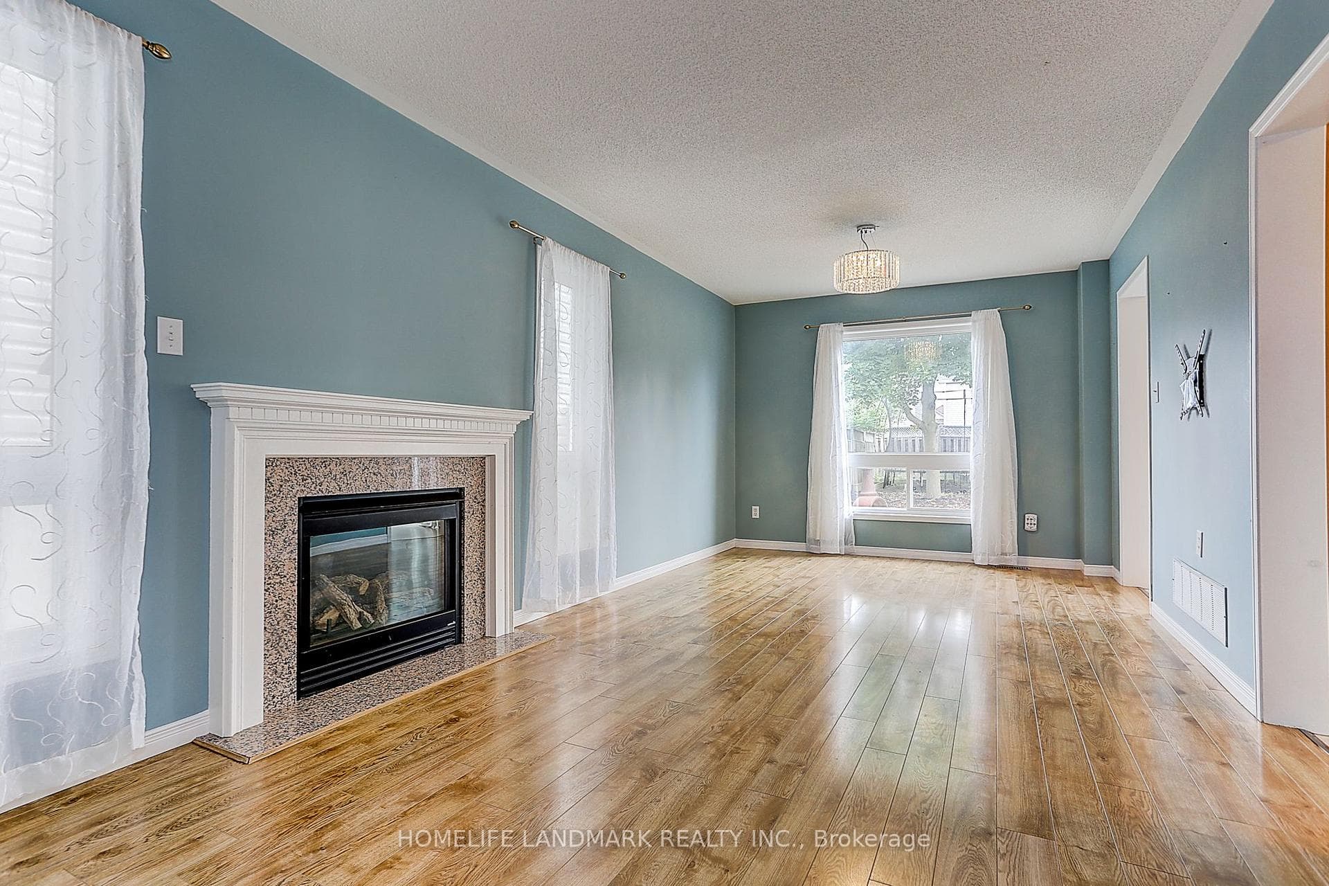 4 Sinden Drive photo 6