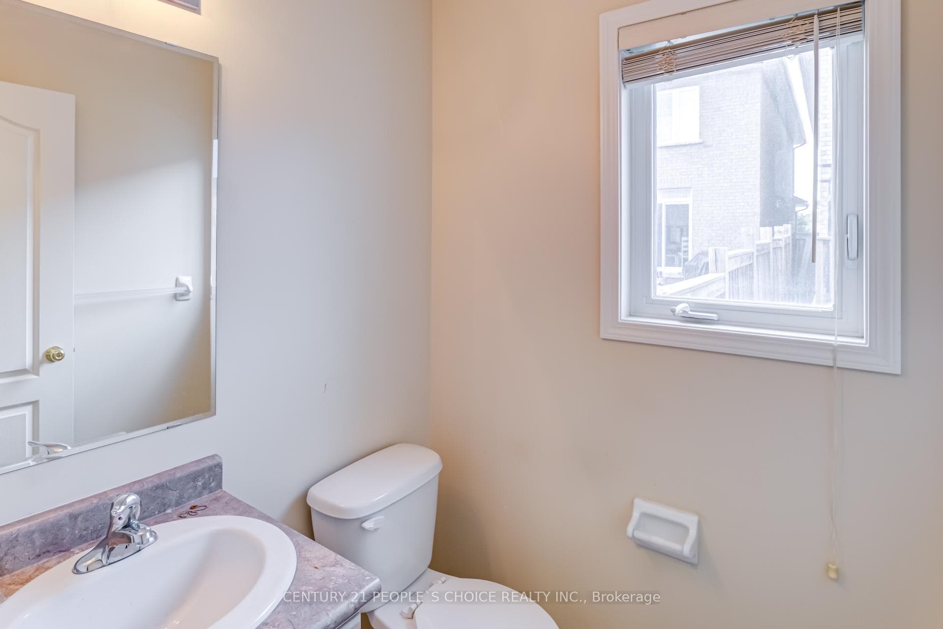95 Richardson Crescent photo 24