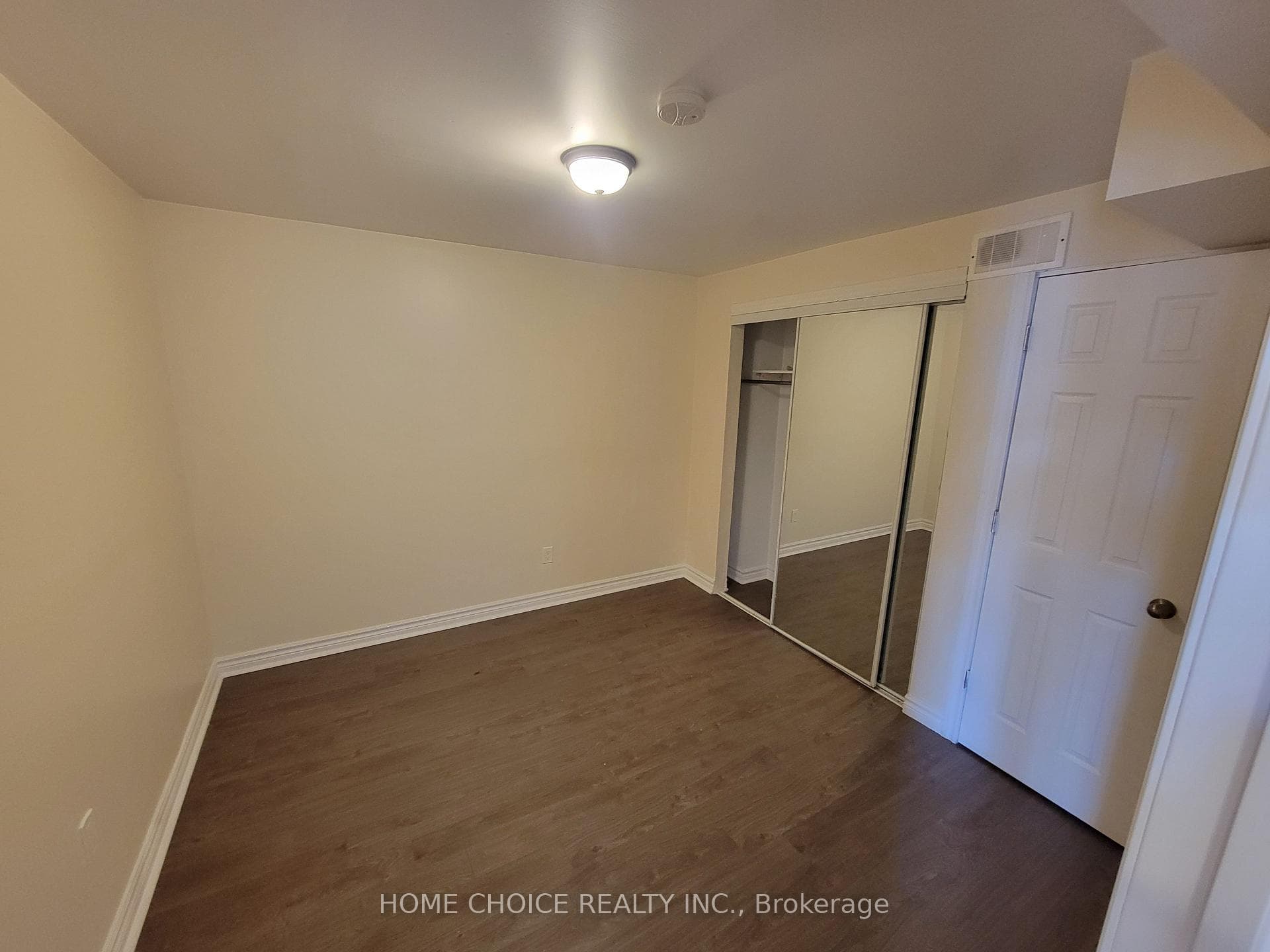 328 Rita's Avenue photo 11