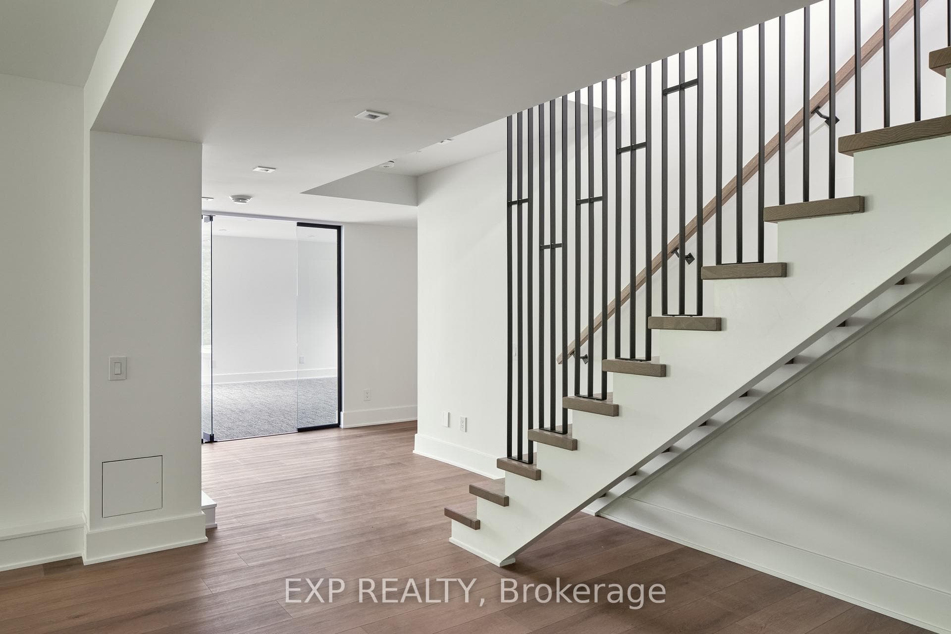 32 CLOVELLY Road photo 16