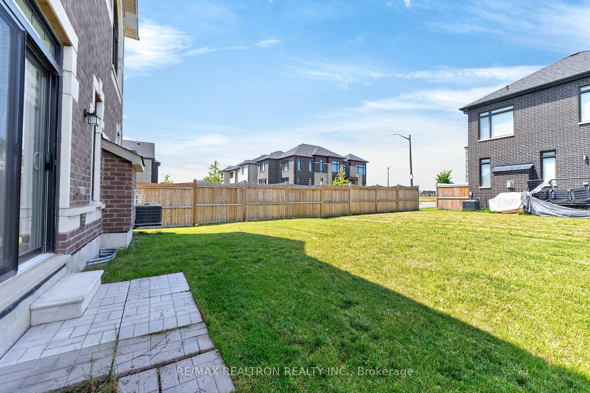 40 Auckland Drive photo 32
